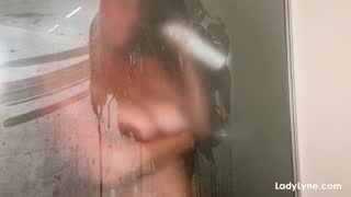 ladylyne.26.07.08.i.wish.you.would.fuck.me.in.the.shower.480p