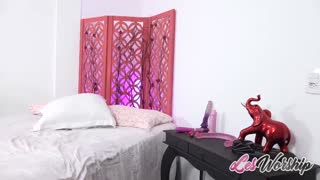 [LesWorship] Miss Naty Line Heat Vivian Lola Anal Pleasure (26.10.19)[720p][x264][xFans]