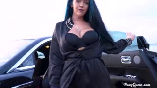 [PawgQueen] Ryan Smiles Sexy twerking on Rolls-Royce (26.07.17)[720p][x264][xFans]