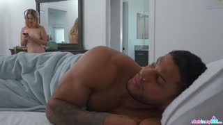 [ShesInMyBed] Amalia Davis Watching Stepsisters Nighttime Routine (26.07.21)[720p][x264][xFans]
